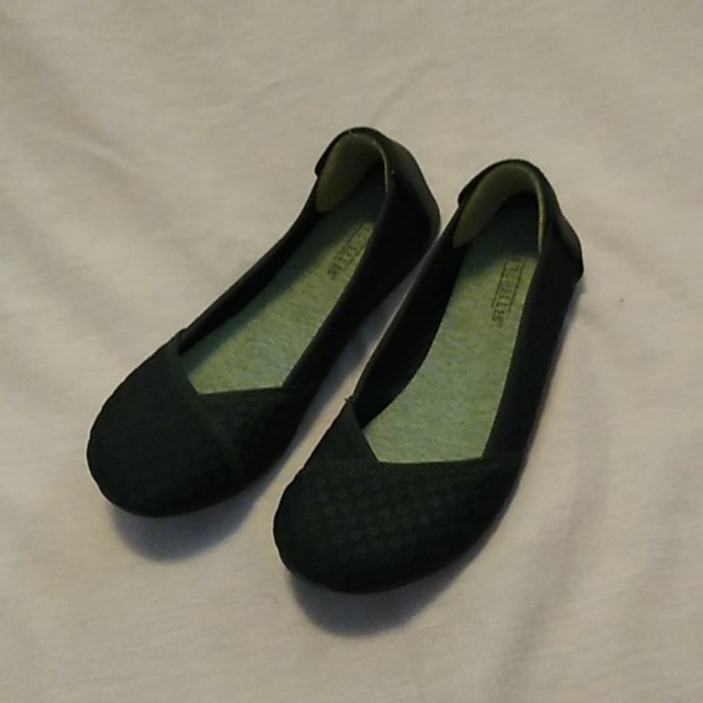 Cute black flats